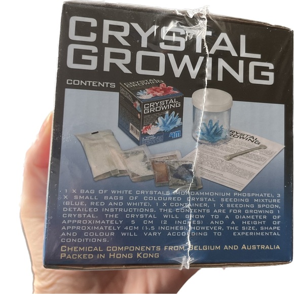 🎈$10 add on - 4M Crystal Growing Kit - SEALED - Picture 2 of 5